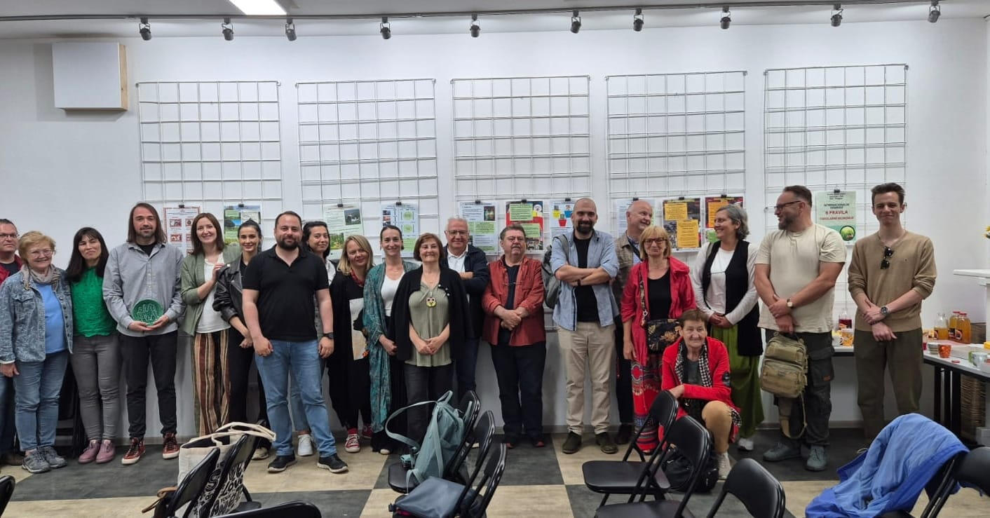 Na projektu " 6 pravila cirkularne ekonomije" smo se, između ostalog, družili i kod nas. Bilo nam je zadovoljstvo ugostiti partnere iz Turske, Poljske, Valjeva, Beograda, Kosjerića! Svi su imali divne momente, kao i nezaboravne uspomene na tradiciju, istor